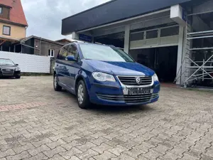 Volkswagen Touran Conceptline super Zustand wenig KM Service neu Bild 1