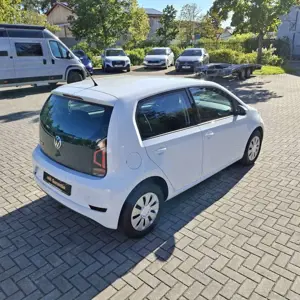 Volkswagen up! 1.0 Kamera Spurhalte DAB PDC Winterpaket Bild 2