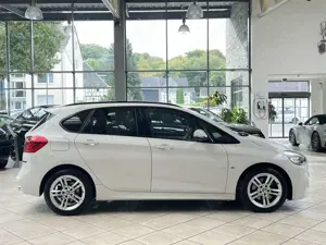 BMW 220 2er Active Tourer - 220i MSport|PANO|HUD|AHK|LED Bild 2