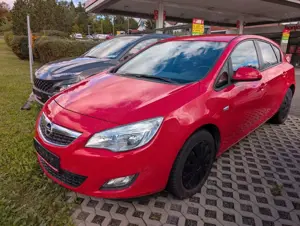 Opel Astra J Lim. 5-trg. Edition
