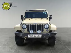 Jeep Wrangler Unlimited Sahara Wohnmobil Bild 4