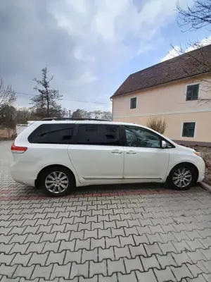 Toyota Sienna LIMITED