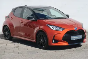 Toyota Yaris Hybrid 1.5 VVT-i Style+Navi+JBL+Technik Paket Bild 2