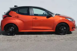 Toyota Yaris Hybrid 1.5 VVT-i Style+Navi+JBL+Technik Paket Bild 3