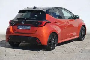 Toyota Yaris Hybrid 1.5 VVT-i Style+Navi+JBL+Technik Paket Bild 4