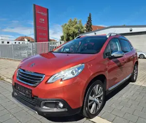 Peugeot 2008 Allure / Panorama / AHK / Navi / Teilleder