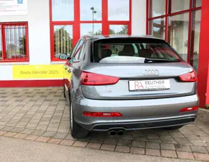 Audi Q3 2.0 TFSI quattro*2.HAND*AHK*PDC*17"S-LINE Bild 5