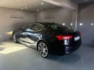 Maserati Ghibli LEDER*NAVI*XEN*MEMO*SPORT AGA - image 3