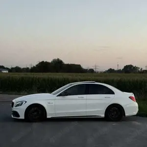 Mercedes-Benz C 63 AMG Speedshift 7G-MCT Bild 3