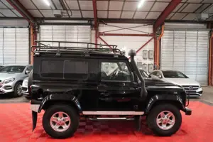 Land Rover Defender 90 TD4*2.Hand*AHK*Standheizung*Klima* Bild 5