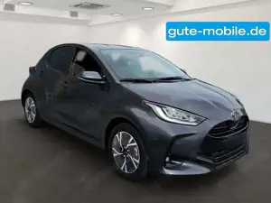 Toyota Yaris 5-Türer Team Deutschland 1,5-l-VVT-iE Hybrid Syst Bild 2