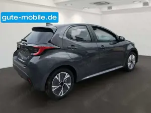 Toyota Yaris 5-Türer Team Deutschland 1,5-l-VVT-iE Hybrid Syst Bild 4