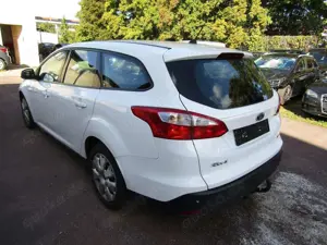 Ford Focus TüV 12/25 Isofix Bild 5