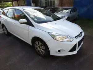 Ford Focus TüV 12/25 Isofix Bild 3