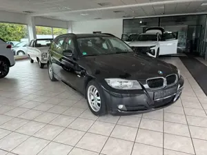 BMW 320 3 Touring 320d PANO AUTOMATIK KEYLESS Bild 2