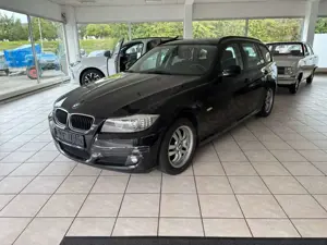 BMW 320 3 Touring 320d PANO AUTOMATIK KEYLESS Bild 1