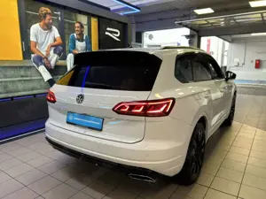 Volkswagen Touareg 4.0 TDI V8 Automatik R-Line 4M+LED+HUD Bild 5
