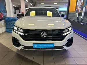 Volkswagen Touareg 4.0 TDI V8 Automatik R-Line 4M+LED+HUD Bild 3