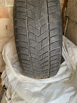 Kompletrad SQ5 Wintereifen auf allufelger.225 45R20
