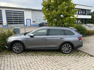 Skoda Octavia Octavia Combi 2.0 TDI DSG 4x4 Scout
