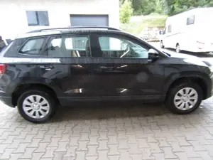 Skoda Karoq Active   virt. Cock   LED   DAB   Tempo Bild 5