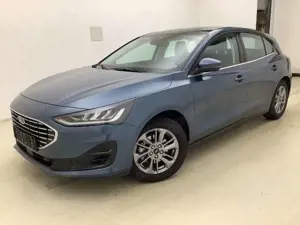 Ford Focus Titanium Schiebedach AHK LED Navi Kamera ACC