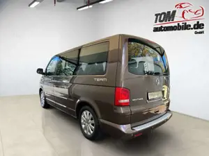 Volkswagen T5 Multivan T5 2.0 TDI Multivan Team 7 Sitze NAVI*TOTWINKEL! Bild 3
