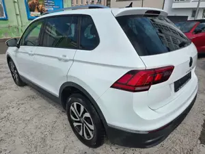 Volkswagen Tiguan Active 2,0 TDI KAMERA*AHK Bild 4