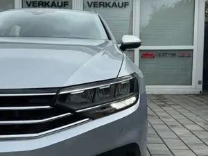 Volkswagen Passat 2.0TDI/NAVI/SITZHEIZUNG/AHK/KAMERA/LED Bild 4