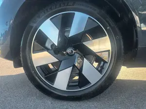 Volvo XC60 T6 AWD Recharge Plus Dark AHK ACC BLIS Bild 2