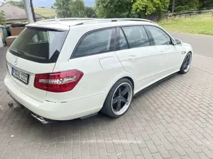 Mercedes-Benz E 350 E-Klasse T-Modell CDI DPF BlueEFFICIENCY Elegance Bild 3