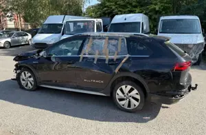 Volkswagen Golf 2.0 TDI DSG Alltrack 4Motion / Panorama /