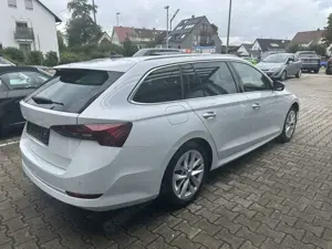 Skoda Octavia Combi 2.0TDI 7-Gang FIRST EDITION*VC*LED*HEAD-UP Bild 5