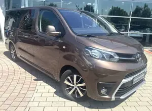 Toyota Proace Verso 2,0-D L2 9-Sitzer Shuttle Comfort *AHK* Bild 3