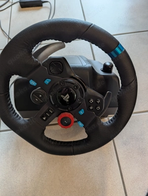 Logitech Lenkrad G29 mit Pedale und Stuhl