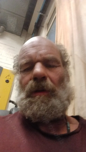 Reifer Er sucht spontane Abendteuer 