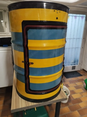 Bar-Faß, mit Beleuchtung.