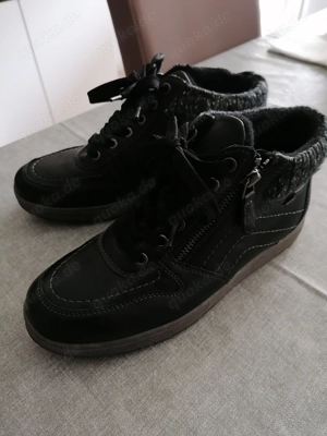 Damenschuh gefüttert