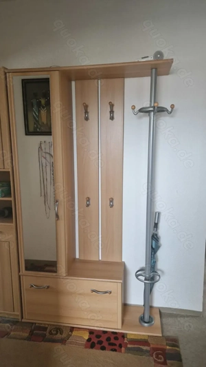 Garderobenschrank,buchefarben.Mit Spiegel.Sehr guter Zustand 