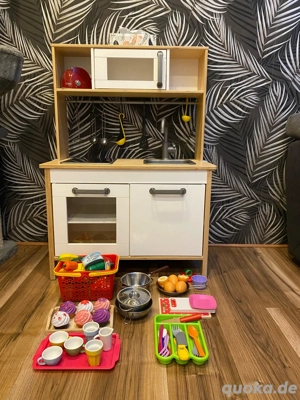 Kinderküche mit Zubehör