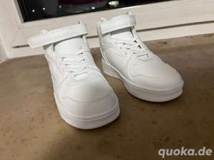 Kinderschuhe: Sneaker - Neu, nie getragen!