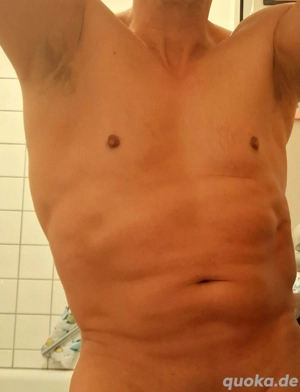 Er sucht Pärchen für erotische treffen!