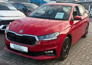 Skoda Fabia 1.0l TSI Sitzheizung/PDC/AppleCarplay Bild 3