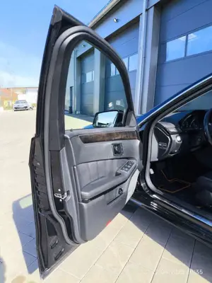 Mercedes-Benz E 250 CDI DPF BlueEFFICIENCY Automatik Avantgarde Bild 4