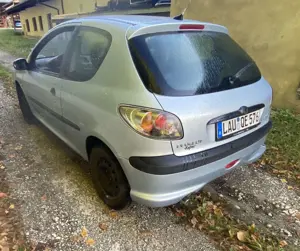 Peugeot 206 75 XS - TÜV bis 12/26 Bild 3