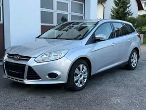 Ford Focus Turnier Trend Navi*Kamera*Zahnriemen Neu* Bild 3