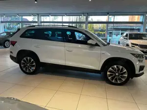Skoda Kodiaq 2.0 TDI DSG Clever Navi ACC PDC LED Bild 3