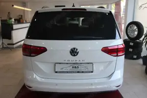 Volkswagen Touran 1.5 TSI DSG Comfortline BMT 7-Sitzer Bild 3