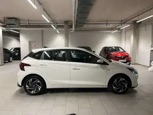 Hyundai i20 Intro Edition Mild-Hybrid Klima Rückfahrkamera Bild 5