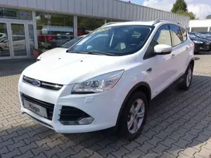 Ford Kuga Titanium *ALLRAD*XENON*GLASDACH*